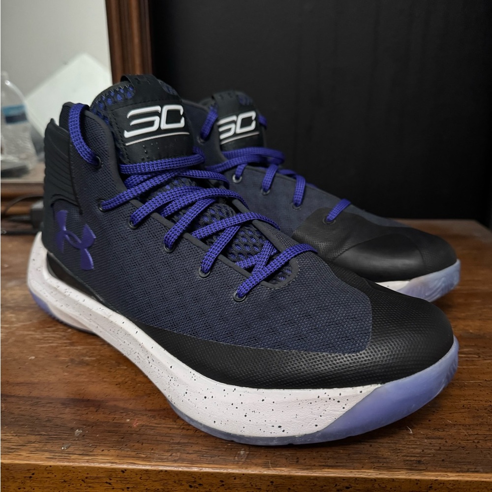 Sold 
Stephen Curry Under Armour 
Curry 3Zero
White / Purple / Blue
Size 13